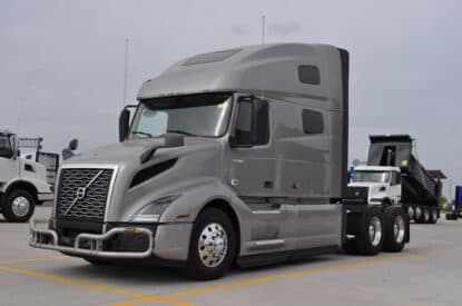 2022 VOLVO VNL64T760 UC5599 photo