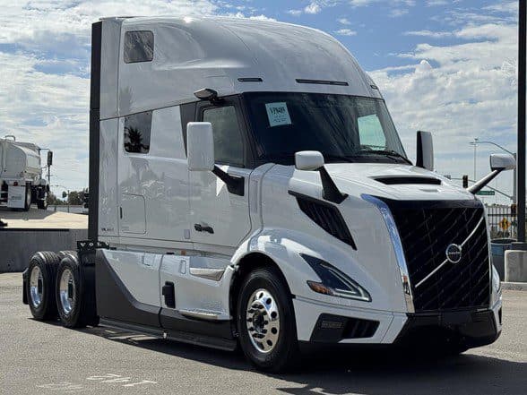 Photo of 2025 VOLVO VNL64T860 VP8489