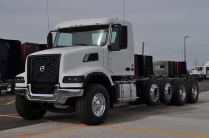 2026 VOLVO VHD104F300 VSF1273 photo