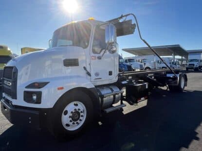 2021 MACK MD6 UV1065 photo