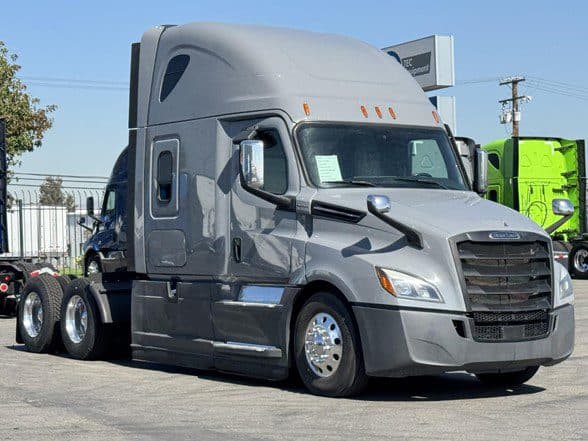 Photo of 2022 FREIGHTLINER CASCADIA 126 UC5585