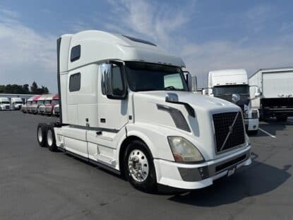 2015 VOLVO VNL64T780 UTP1235 photo
