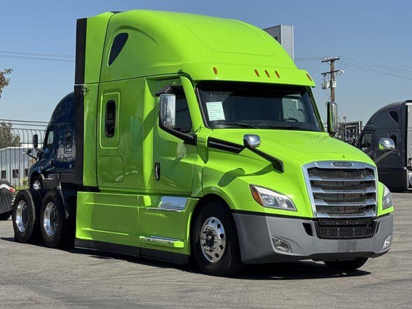 Photo of 2023 FREIGHTLINER CASCADIA 126 UC5621