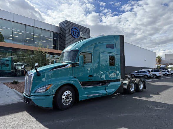 Photo of 2023 KENWORTH T680 UV1077