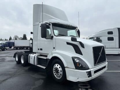 2018 VOLVO VNL64T300 UP11148C photo