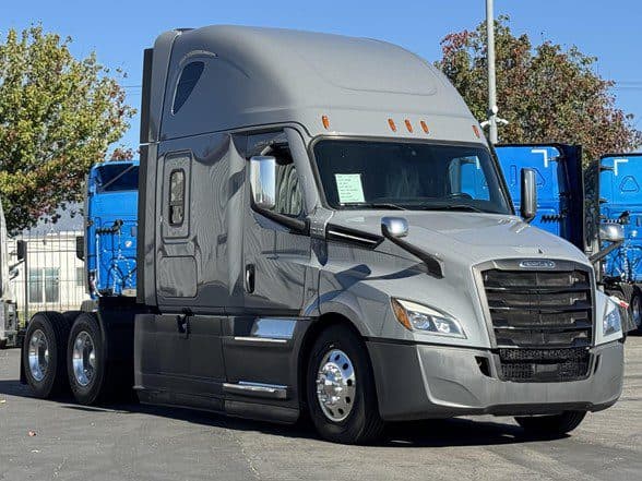 Photo of 2022 FREIGHTLINER CASCADIA 126 UC5586