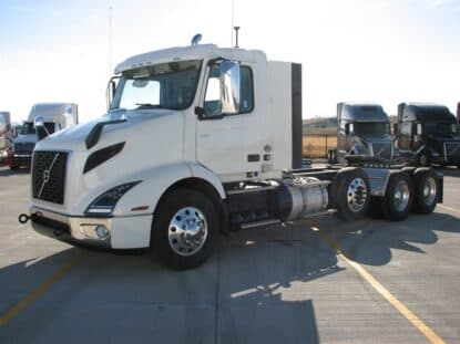 2026 VOLVO VNR84T300 VSF1297 photo