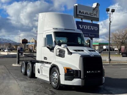 2026 MACK PIONEER 64T photo