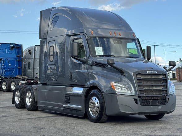 Photo of 2022 FREIGHTLINER CASCADIA 126 UC5645