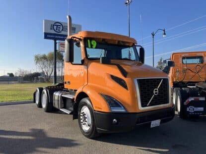 2019 VOLVO VNR64T300 UD3437L photo