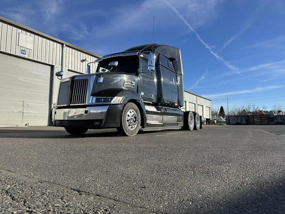 Photo of 2019 WESTERN STAR 5700XE AMC231C