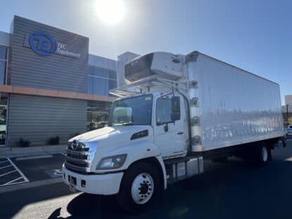 2019 HINO 338 UV1084L photo