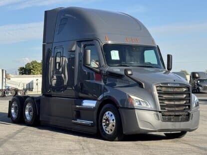 2022 FREIGHTLINER CASCADIA 126 UC5651 photo