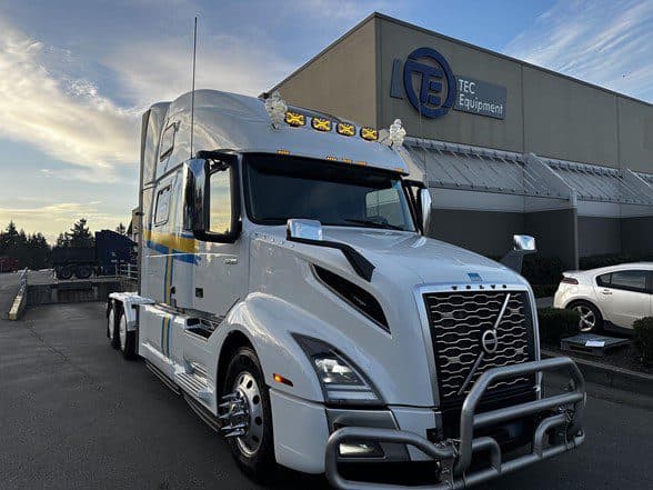 Photo of 2023 VOLVO VNL64T860 UTS4038