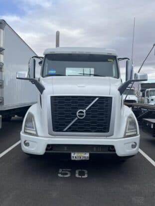 2019 VOLVO VNR64T300 UV1069L photo