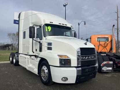 2019 MACK ANTHEM 64T UD3394 photo
