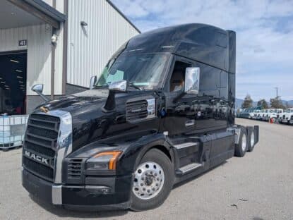 2027 MACK PIONEER 64T MC5157 photo
