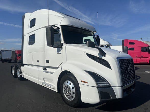 Photo of 2023 VOLVO VNL64T860 UP11121