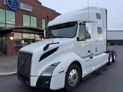 2023 VOLVO VNL64T760 UP11269C photo