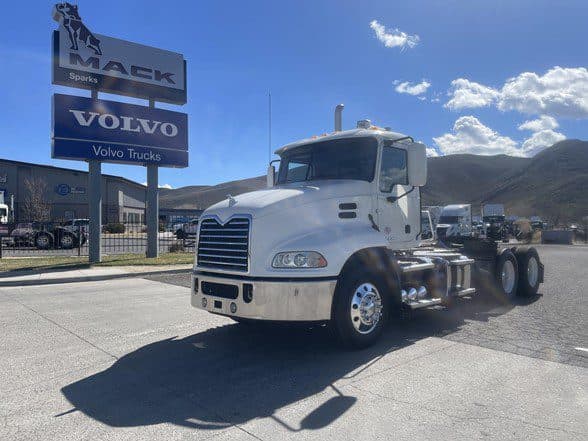 Photo of 2018 MACK PINNACLE CXU613 UTR2058