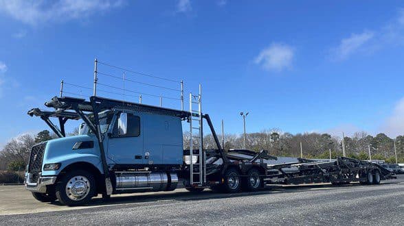 Photo of 2025 VOLVO VAH64600 ATN3337