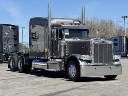 2019 PETERBILT 389 UV1076 photo