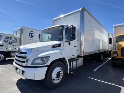 2019 HINO 268 UV1092L photo