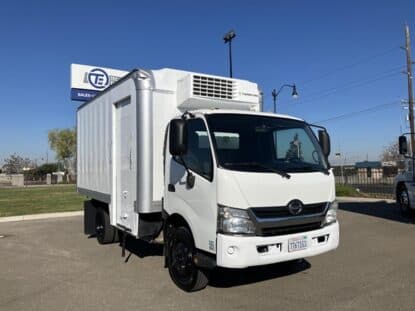2019 HINO 195 UD3433L photo