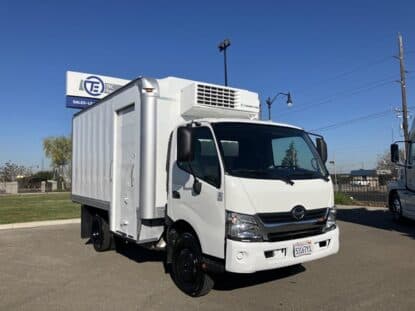 2018 HINO 195 UD3431L photo