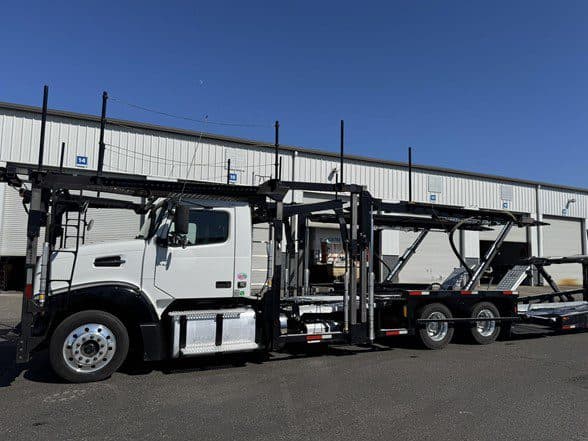 Photo of 2019 VOLVO VAH64300