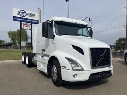 2020 VOLVO VNR64T400 UD3450L photo