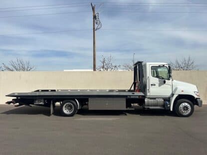 2019 HINO 268 JU1019 photo