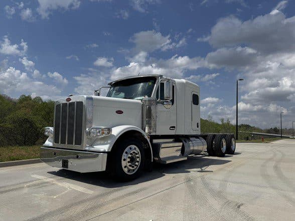 Photo of 2025 PETERBILT 589 ATN3228