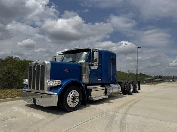 Photo of 2025 PETERBILT 589 ATN3278