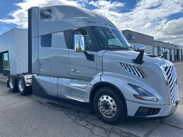 Photo of 2027 VOLVO VNL64T860 VM1651