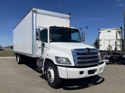 2020 HINO 268 UD3448L photo