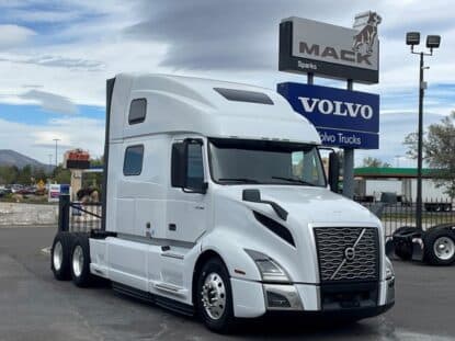 2021 VOLVO VNL64T860 photo