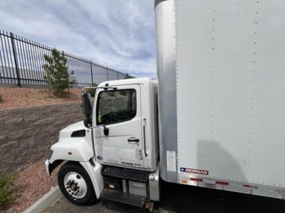 2020 HINO 268 UV1097L photo