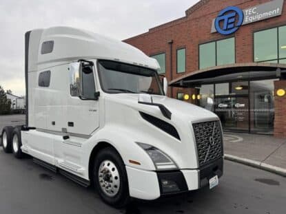 2023 VOLVO VNL64T760 UP11333C photo