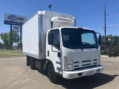2011 ISUZU NPR UD3452L photo