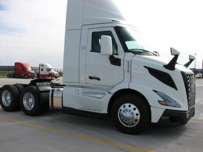 2027 VOLVO VNR64T300 VMH1555 photo