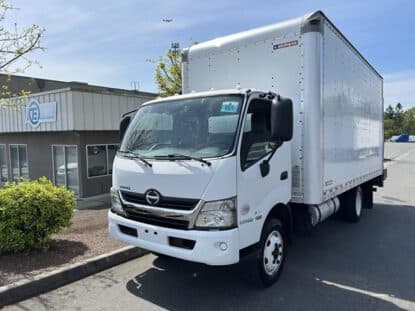 2019 HINO 195 photo