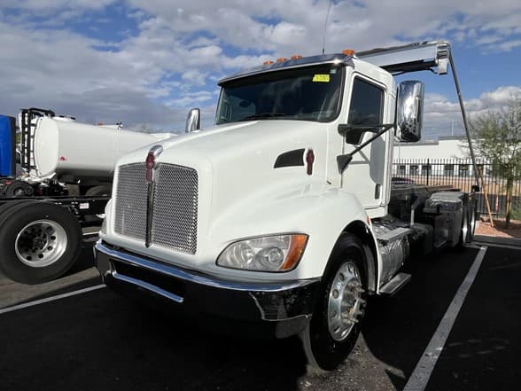 Photo of 2021 KENWORTH T370 UV1072