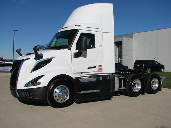 Photo of 2025 VOLVO VNL64T300 VMH1424