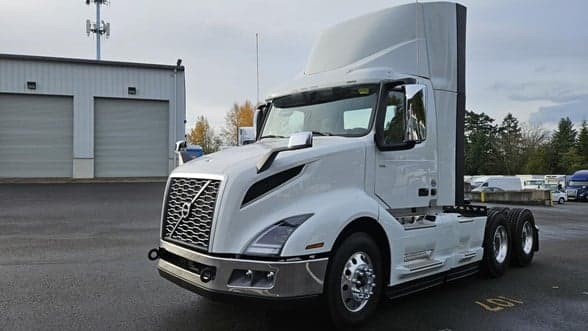Photo of 2025 VOLVO VNL64T300 VS5974