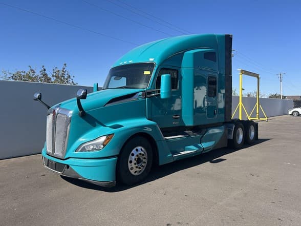 Photo of 2023 KENWORTH T680 UV1077