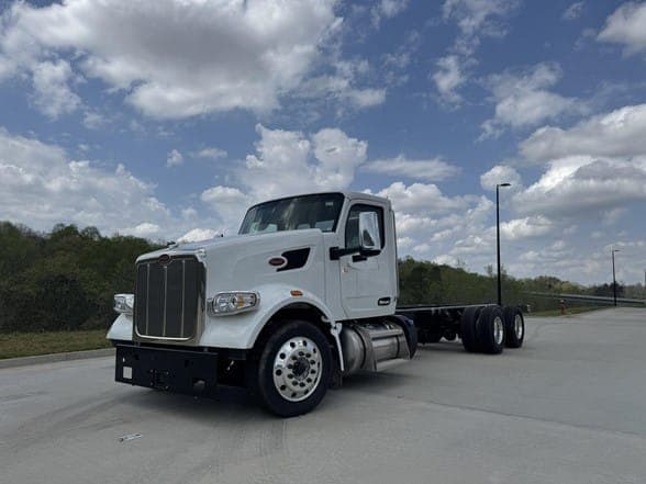 Photo of 2025 PETERBILT 567 ATN3386