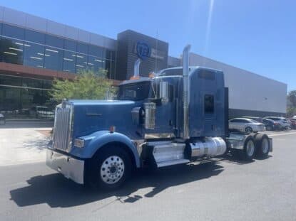 2023 KENWORTH W900L UV1102