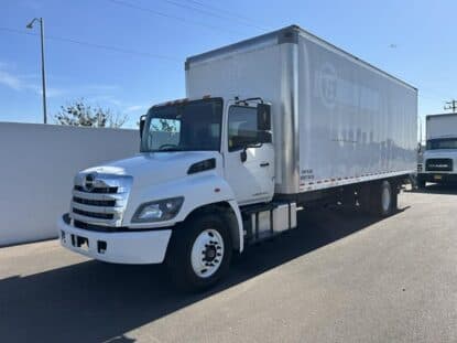 2020 HINO 268A UV1096L photo