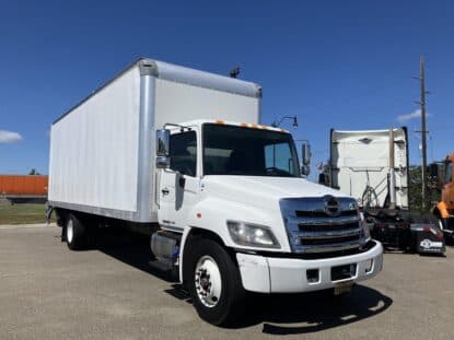 2020 HINO 268 UD3445L photo